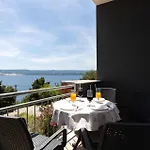 Gorgeous Apartment In Omis With Wifi *