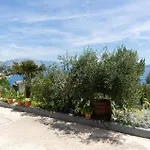 Gorgeous Apartment In Omis With Wifi Daire Omiš