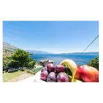 Daire Gorgeous Apartment In Omis With Wifi Omiš