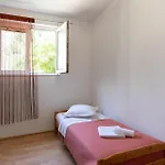 Gorgeous Apartment In Omis With Wifi Daire Omiš