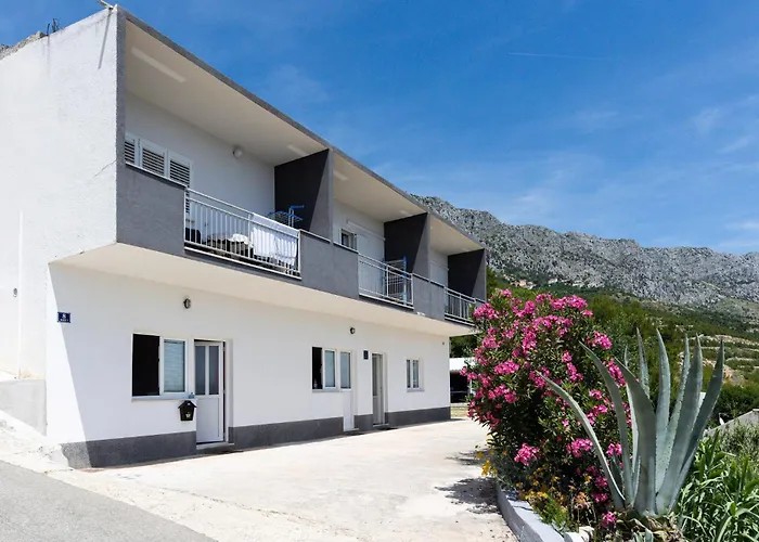 1 Bedroom Beautiful In *