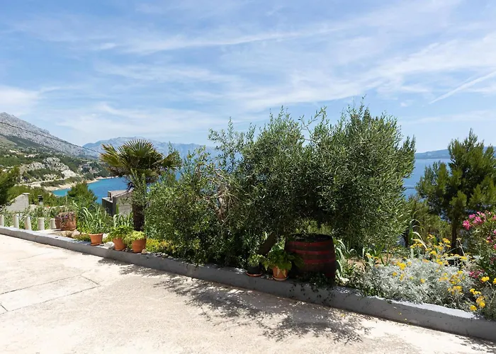 1 Bedroom Beautiful In Daire Omiš