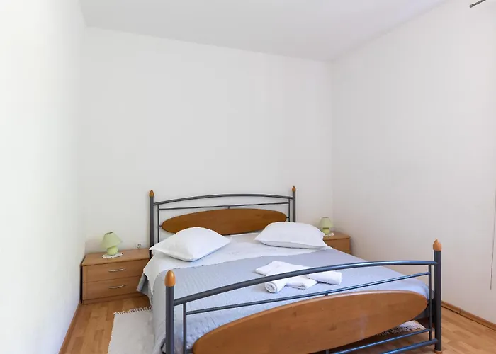 1 Bedroom Beautiful In Daire