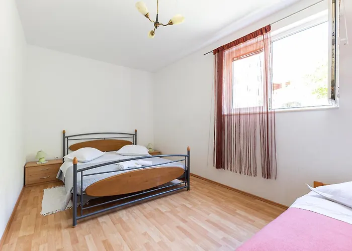 1 Bedroom Beautiful In Daire *