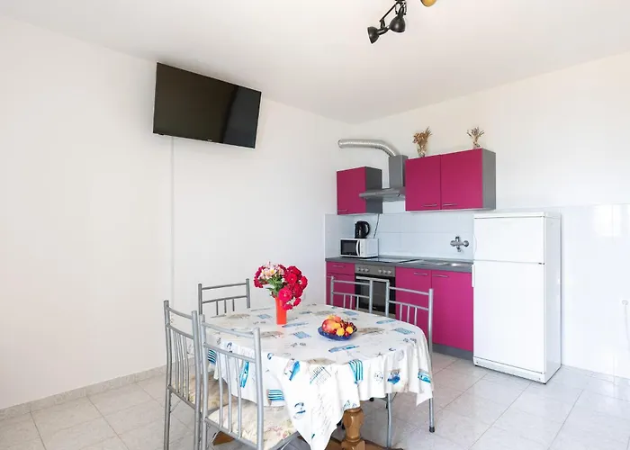 1 Bedroom Beautiful In